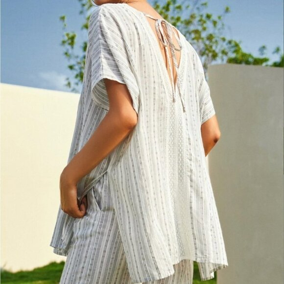 NEW Simple by Suzanne Betro White and Gray Stripes V-neck Tunic Top US M - Picture 2 of 9